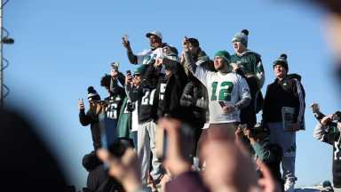 eagles return to philadelphia