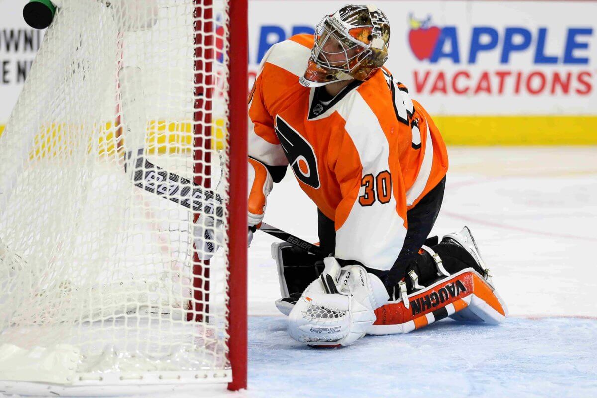 Flyers forced to turn to backup in goal for stretch drive