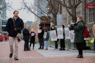 Temple feminists want trustee out over Cosby tie
