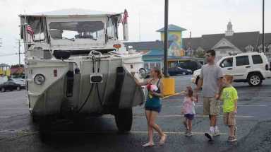 Duck boats are dangerous and should be banned, Philly lawyer says