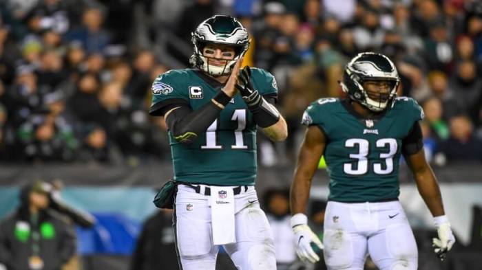 Carson Wentz Josh Adams NFL Philadelphia Eagles