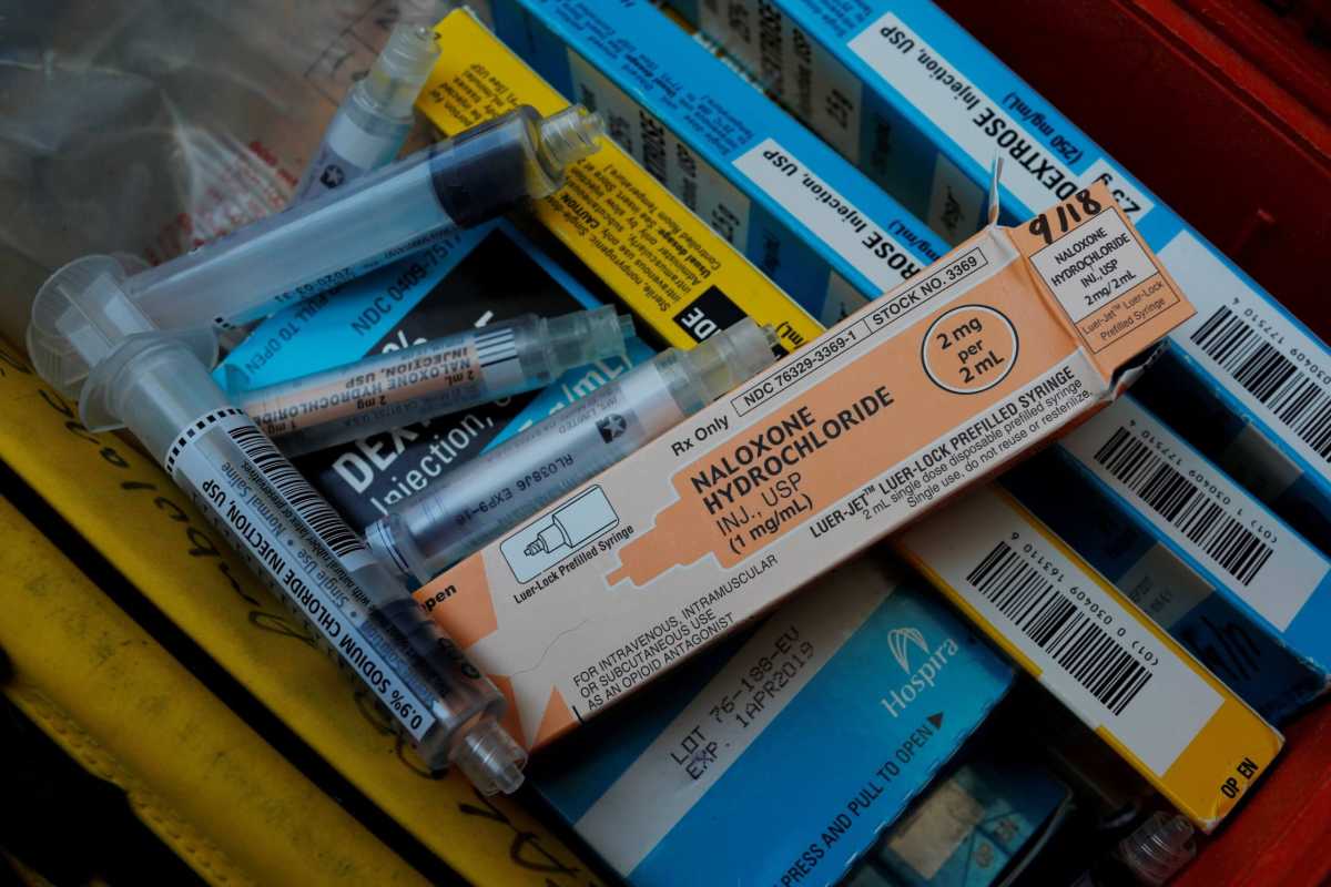 Narcan containers