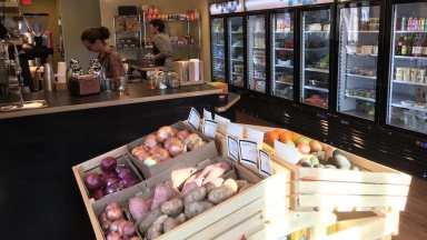 Rowhouse Grocery brings fresh produce to Point Breeze