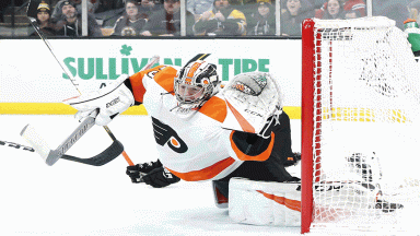 Flyers goalie Carter Hart should rejoin the team soon. (Photo: Getty Images)