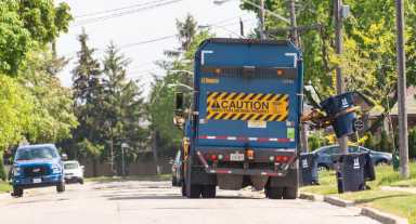 Garbage man find a woman’s body wrapped in plastic in a trash can in Frankford