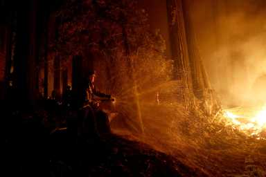 CZU Lightning Complex Fire rages in Boulder Creek