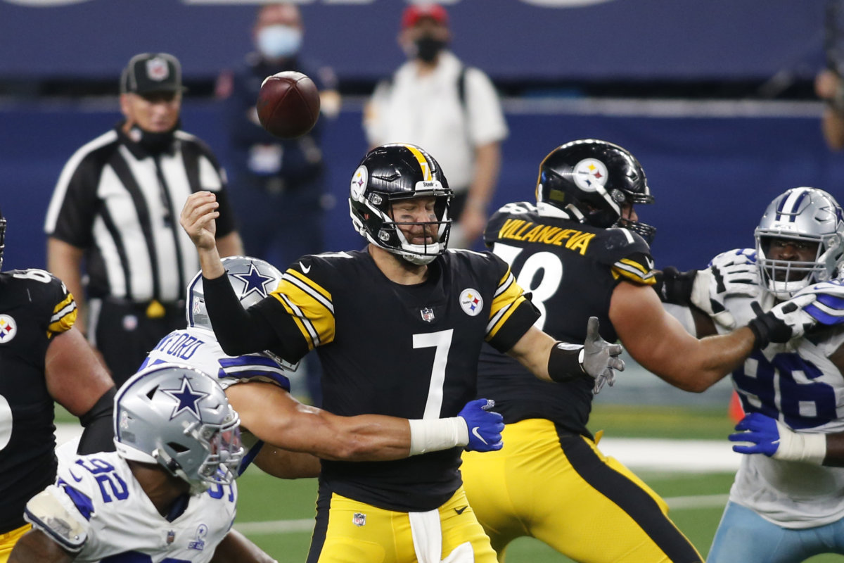 NFL: Pittsburgh Steelers at Dallas Cowboys