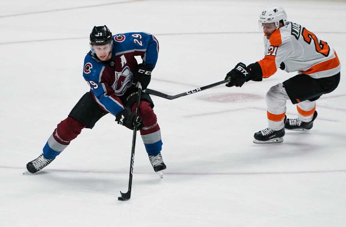 MacKinnon Flyers
