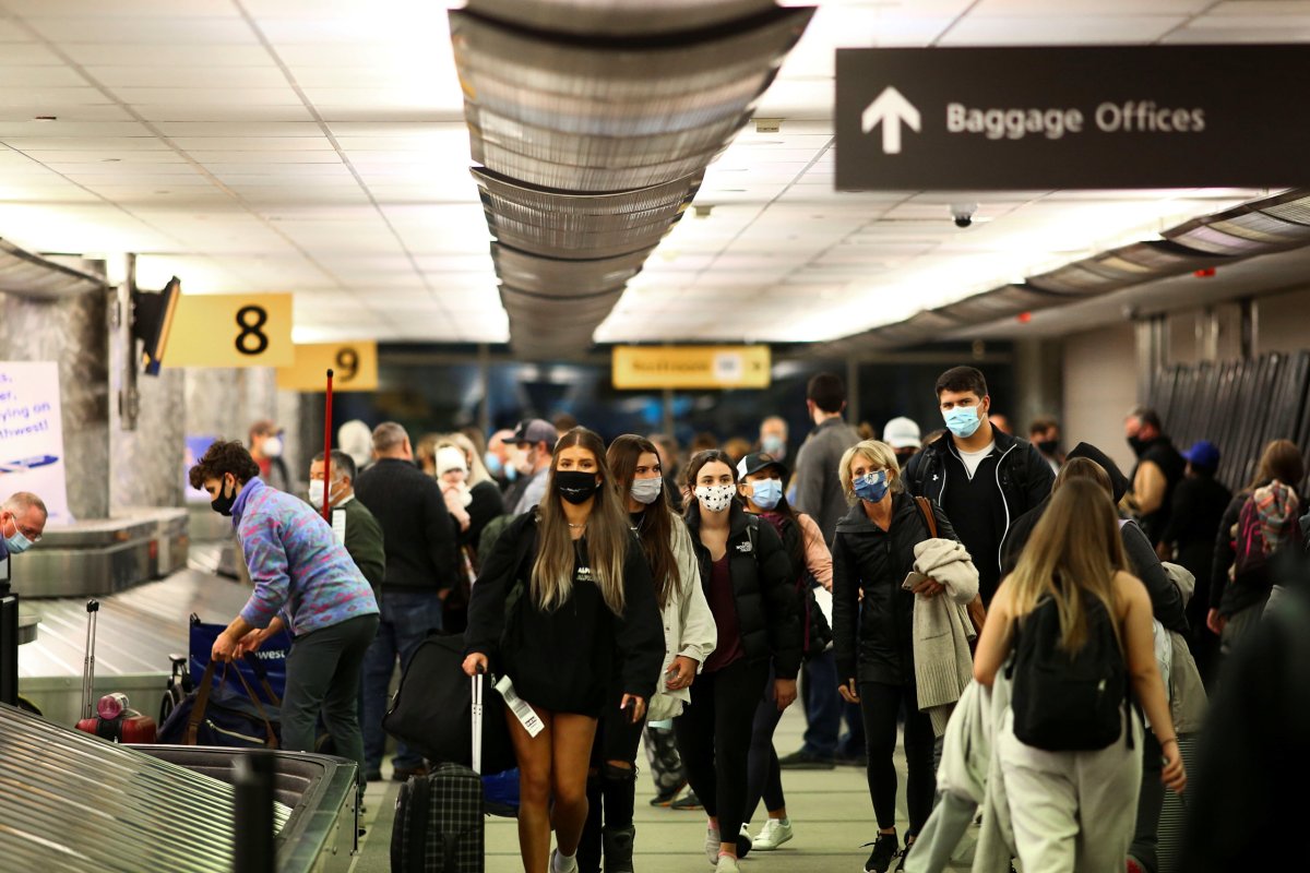 FILE PHOTO: Travelers head home for Thanksgiving