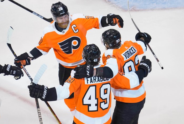 Flyers Giroux Farabee