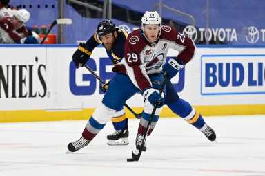 Nathan MacKinnon Avalanche NHL