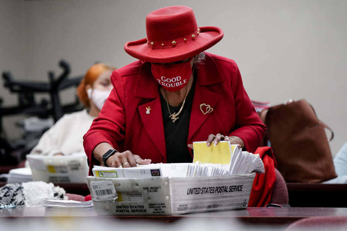 FILE PHOTO: Control of U.S. Senate hangs in the balance as Georgia begins counting ballots