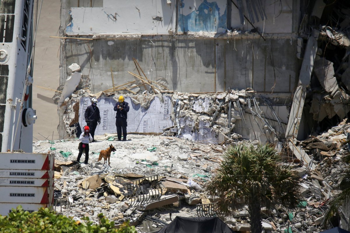 Partial collapse of a residential building in Surfside