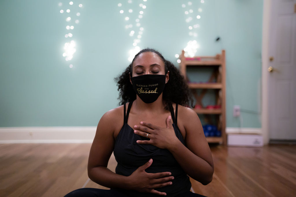 Lumos-Yoga-Barre-Indoors-by-Gabriela-Barrantes-Photography