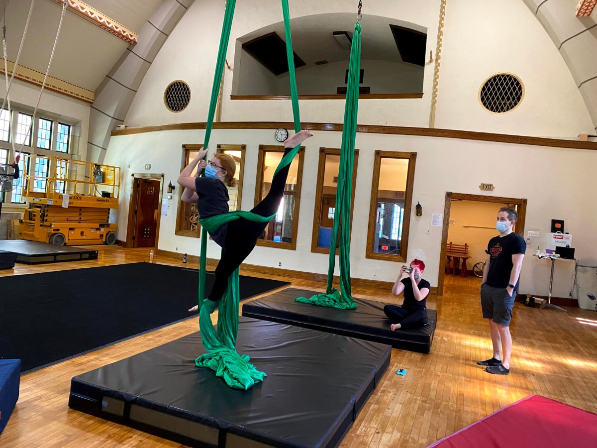 Philadelphia-School-of-Circus-Arts-LGBTQ-Circus-Teen-Workshop