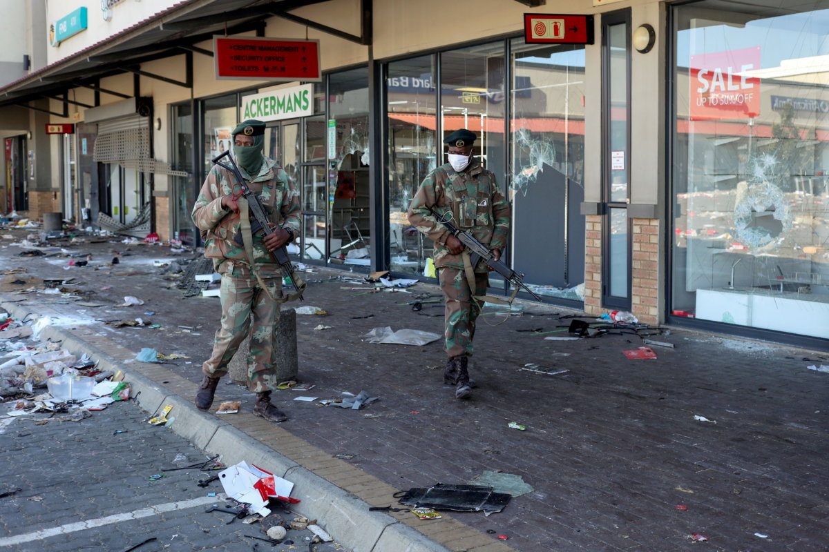 Violence spreads around the country after Zuma jailing, in Soweto
