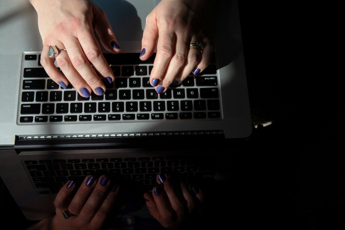 FILE PHOTO: After being pushed out by pandemic, women struggle to get back to work