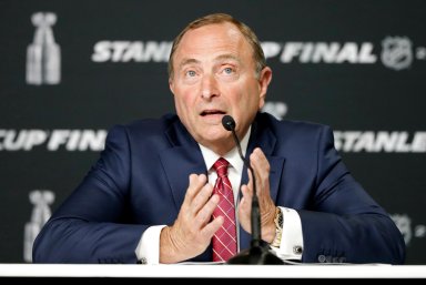 Gary Bettman Blackhawks