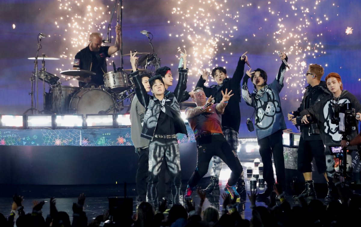 49th Annual American Music Awards in Los Angeles