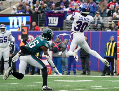 Giants Eagles Darnay Holmes