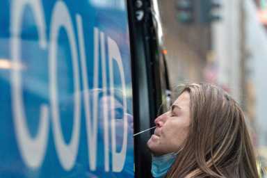 Omicron coronavirus variant continues to spread in New York City