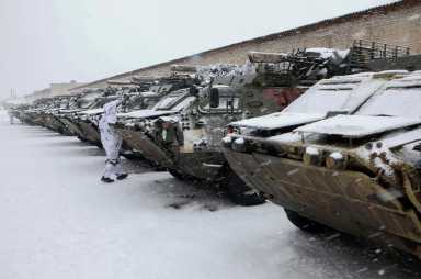 A mechanized brigade of the Ukrainian Armed Forces holds drills outside Kharkiv