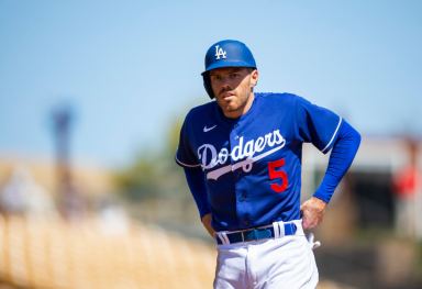 2022-03-23T174924Z_1825921827_MT1USATODAY17953716_RTRMADP_3_MLB-SPRING-TRAINING-CINCINNATI-REDS-AT-LOS-ANGELES-DODGERS-1200×822-1