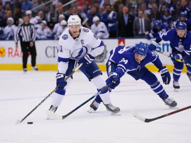 2019-04-05T015630Z_1749379323_NOCID_RTRMADP_3_NHL-TAMPA-BAY-LIGHTNING-AT-TORONTO-MAPLE-LEAFS-1200×900-1