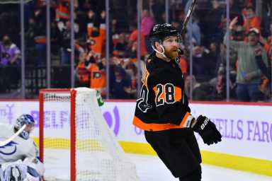giroux-celly-vs.-lightning