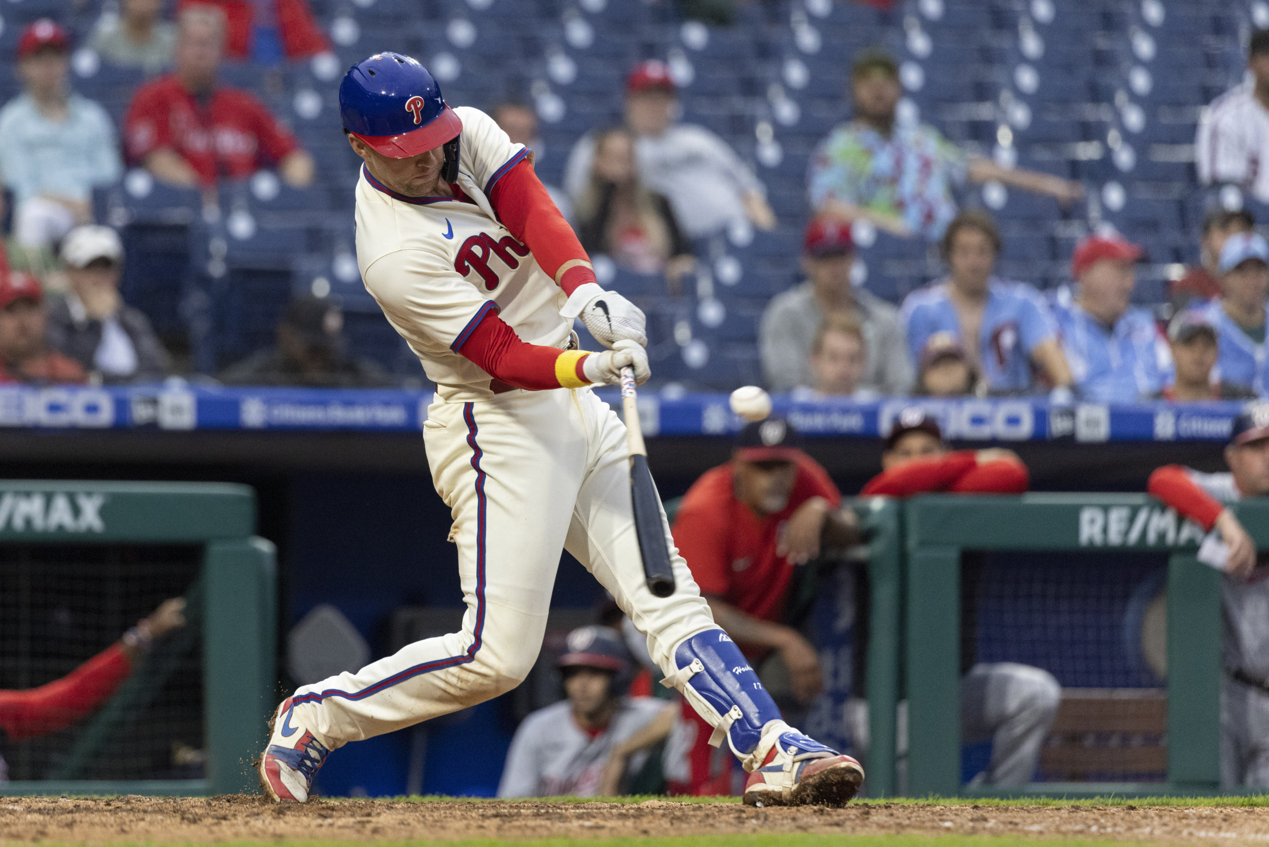 Rhys Hoskins drives in 4 after lengthy delay to sweep Nationals