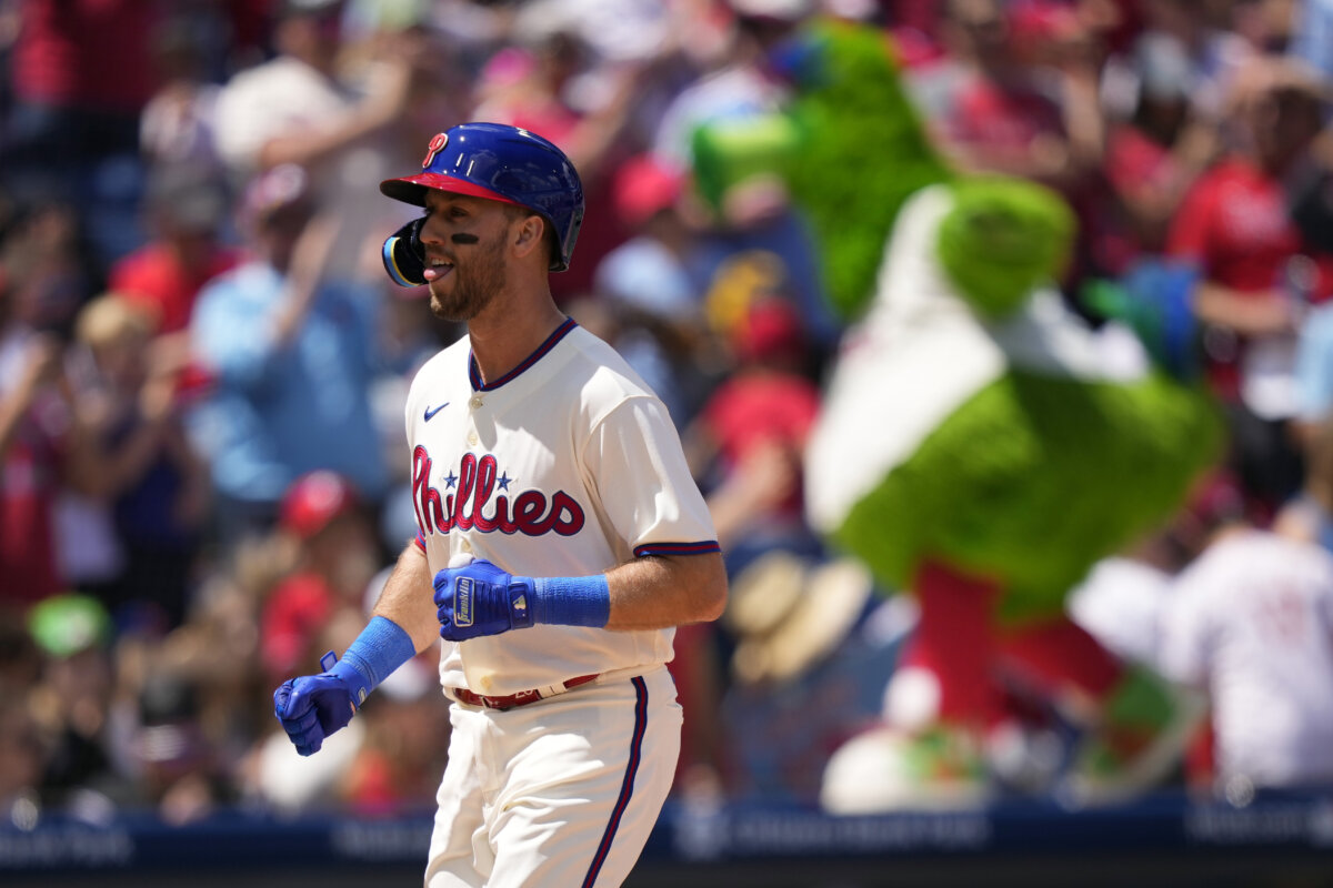 Turner hits tying HR in 9th, Bohm wins it in 10th as Phillies