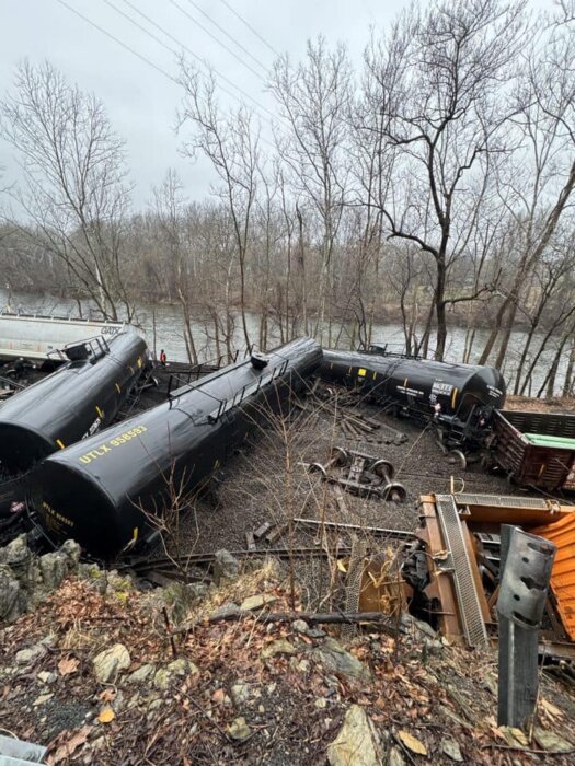 train derailment Pennsylvania
